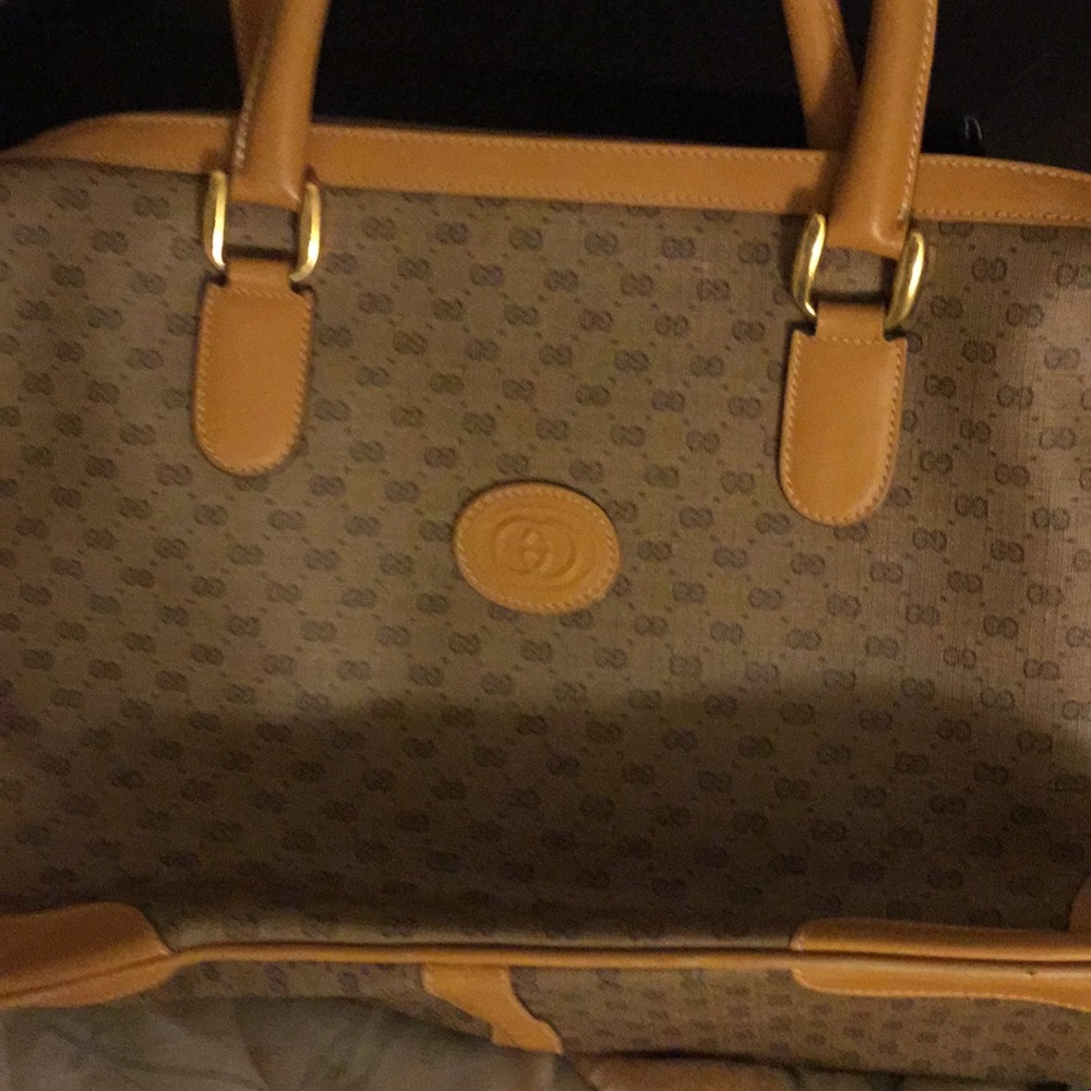 Authentic Gucci Handbag.